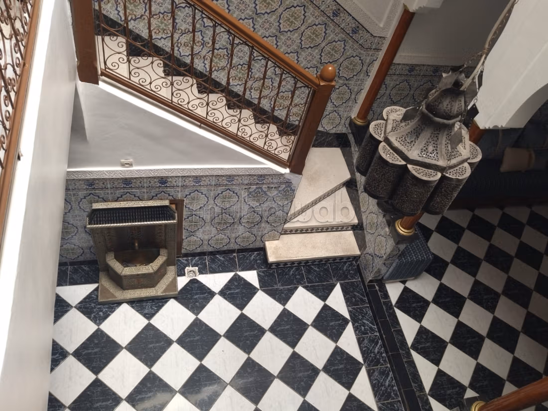 Riad te koop in het toeristische dorp Bab Lakhmis 4 grote kamers. Gemeubileerd