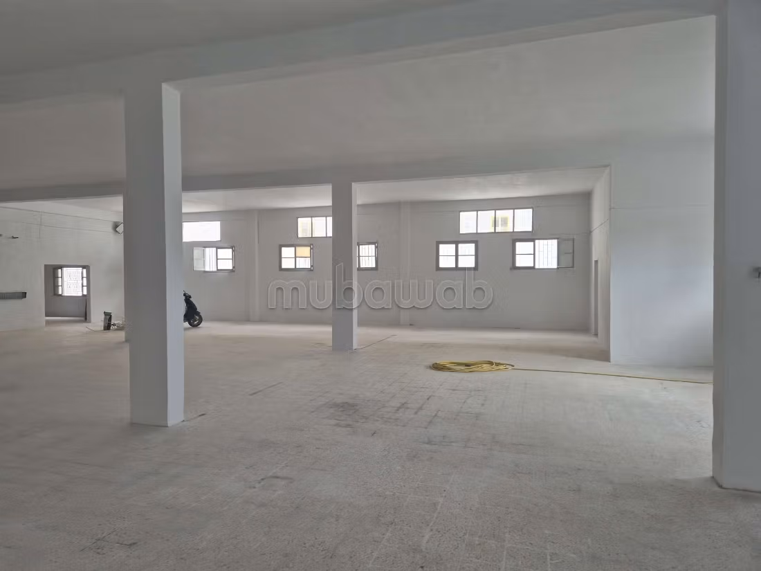 FOR RENT – Warehouse 1100 m² Poudri industrial zone