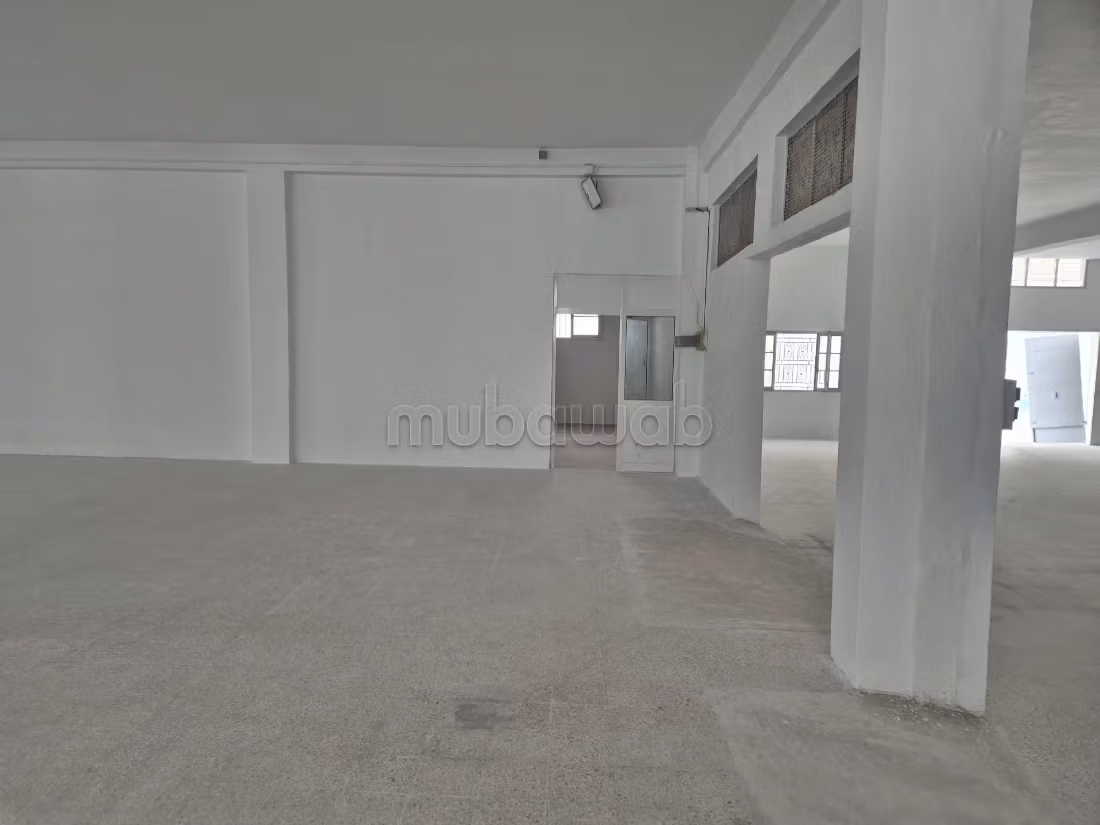 FOR RENT – Warehouse 1100 m² Poudri industrial zone