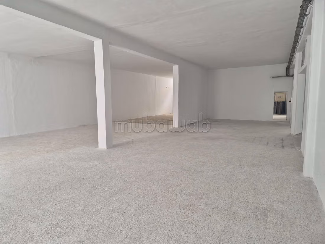 FOR RENT – Warehouse 1100 m² Poudri industrial zone