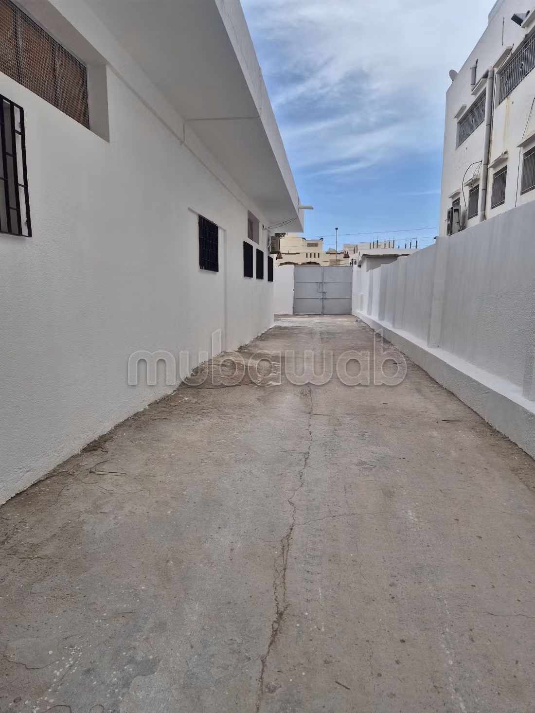 FOR RENT – Warehouse 1100 m² Poudri industrial zone