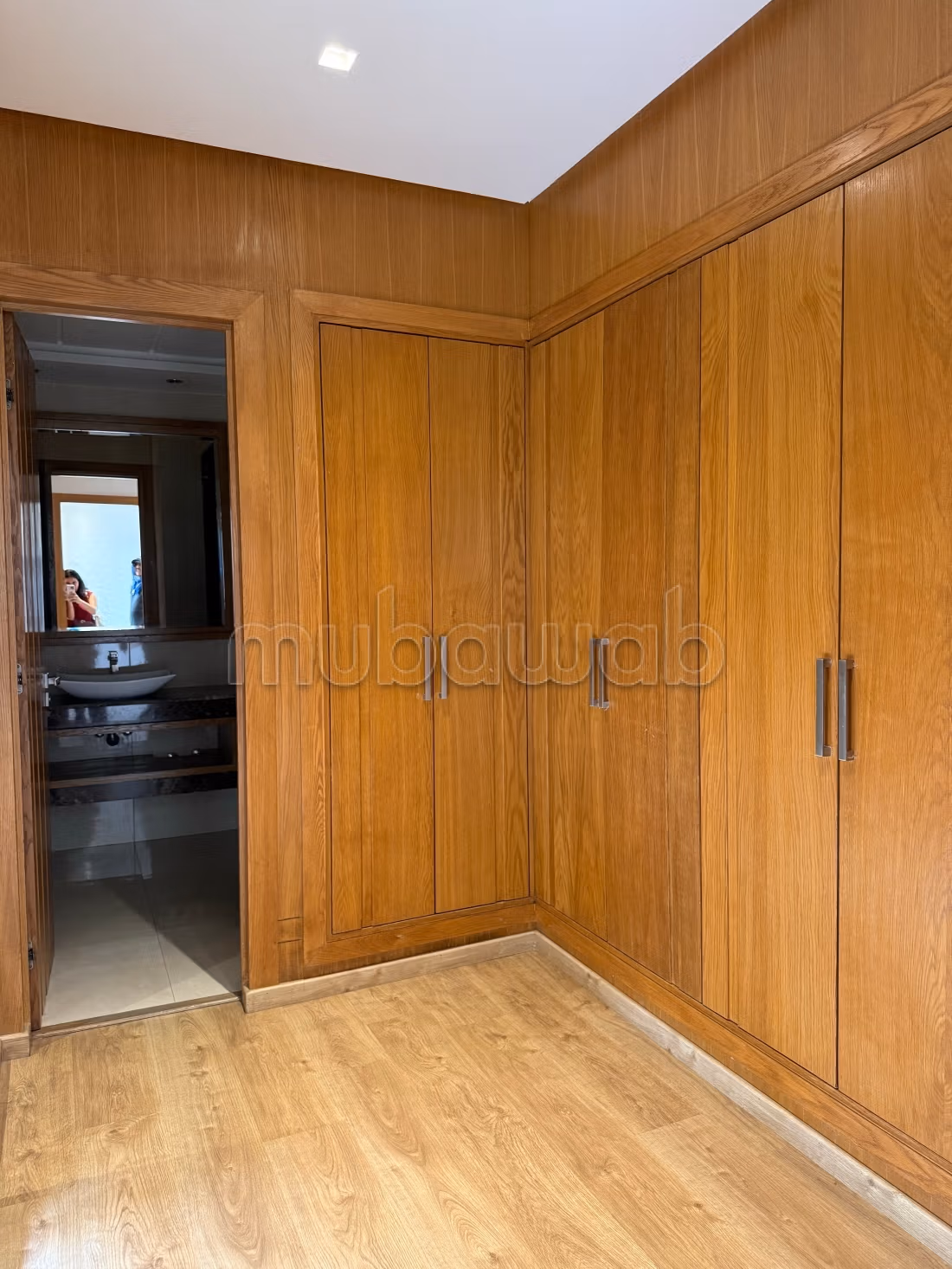 For rent - Stunning empty apartment with 3 bedrooms