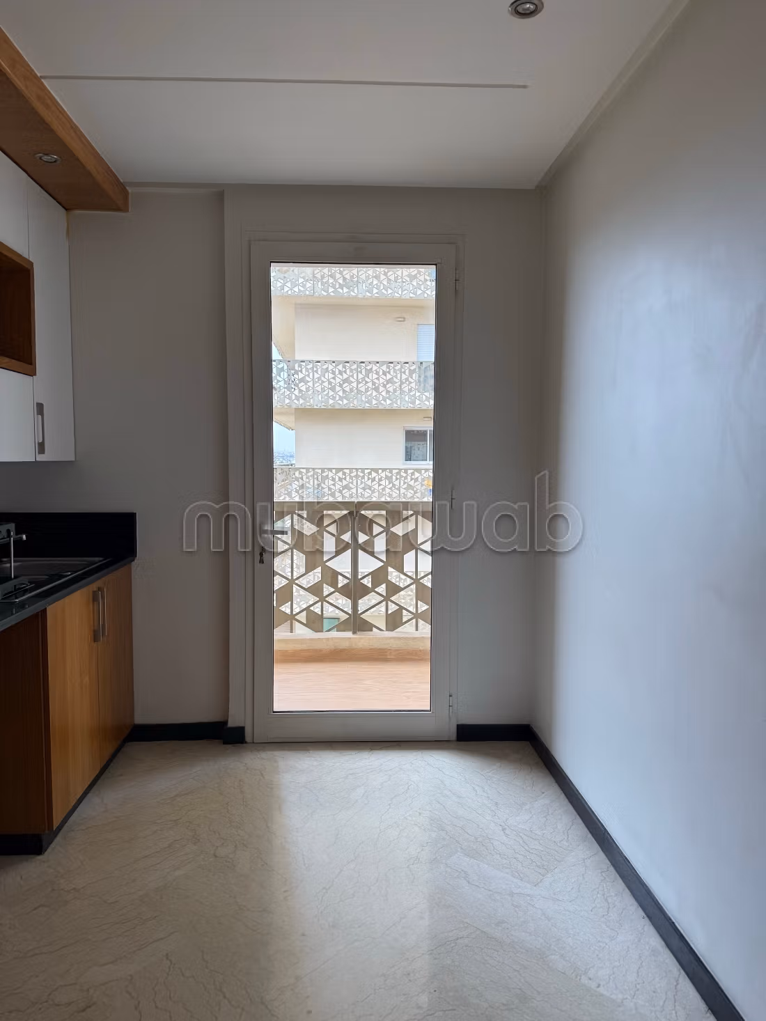 For rent - Stunning empty apartment with 3 bedrooms