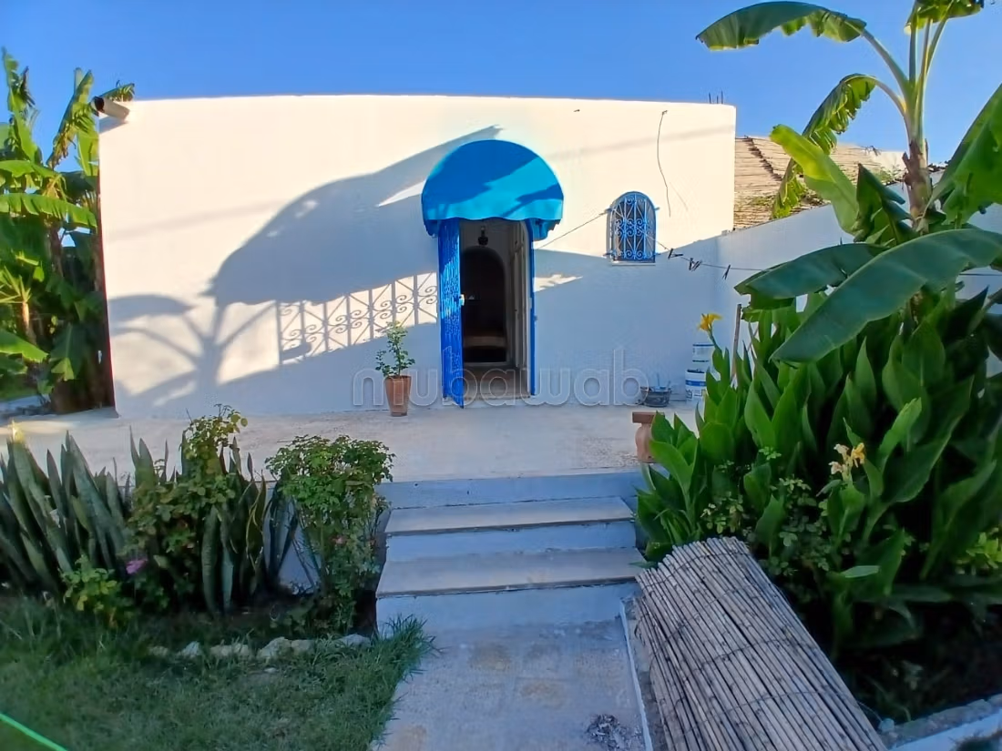 FOR RENT charming bungalow with large garden
