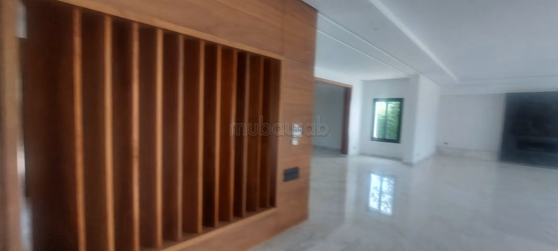 Prachtige villa te huur in de Ambassadewijk. 6 comfortabele kamers. Pantserdeur en centrale verwarming.