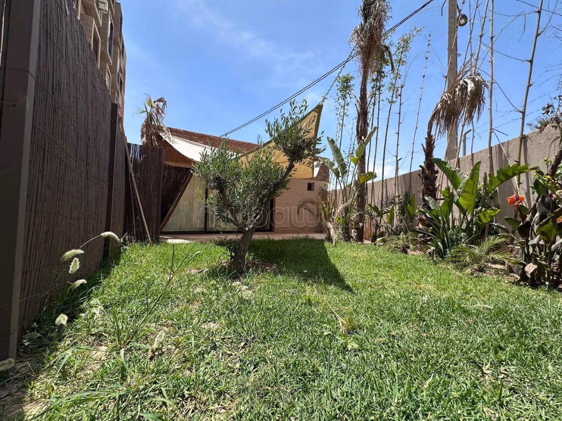 4 studi arredati con giardini privati
