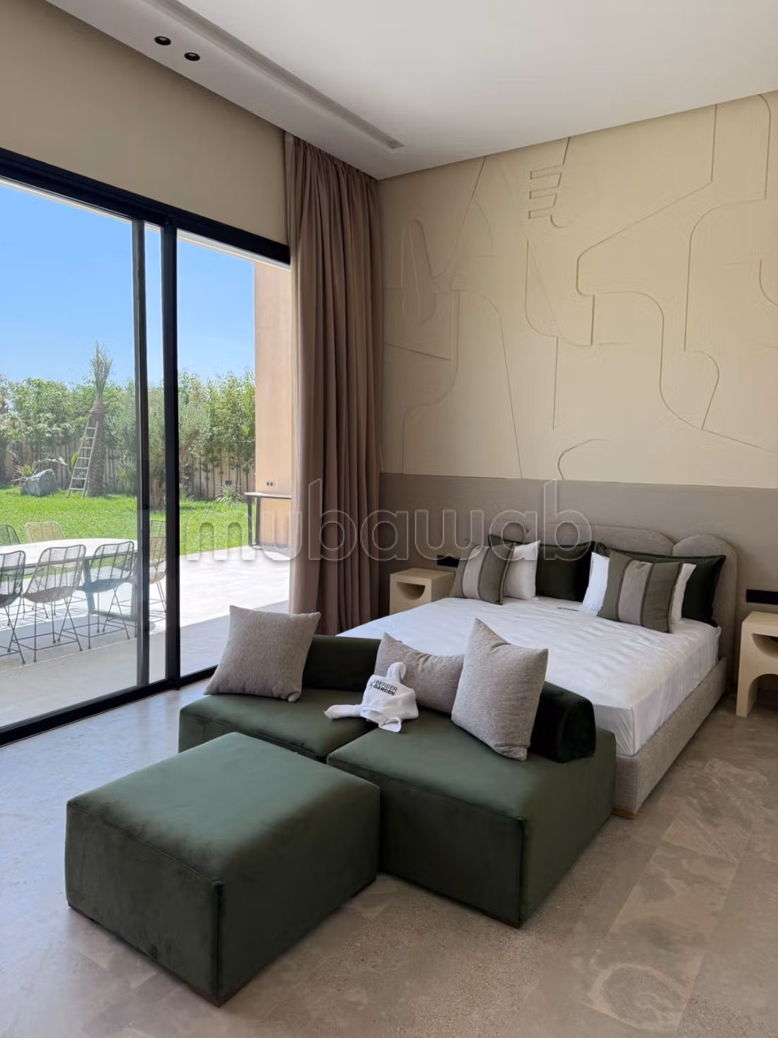 Prachtige villa te koop aan de Route de l'Ourika. 6 grote kamers. Goed ingericht