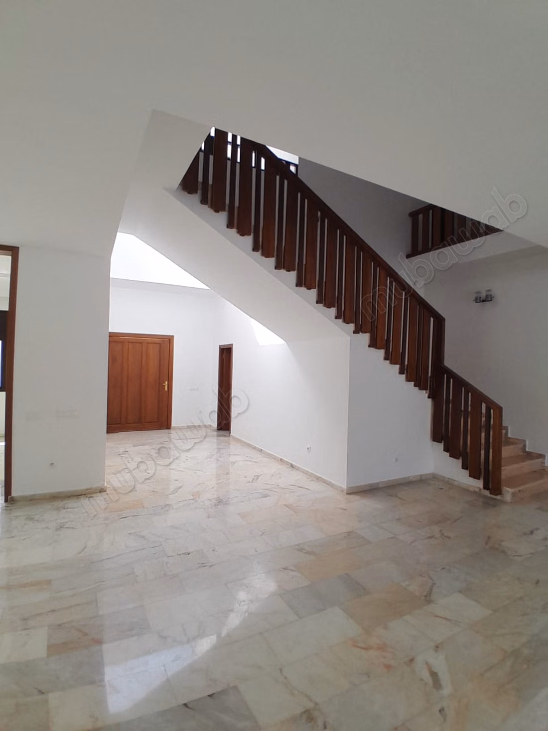 Villa Diplomatique 2000 m² 
Souissi 
Piscine