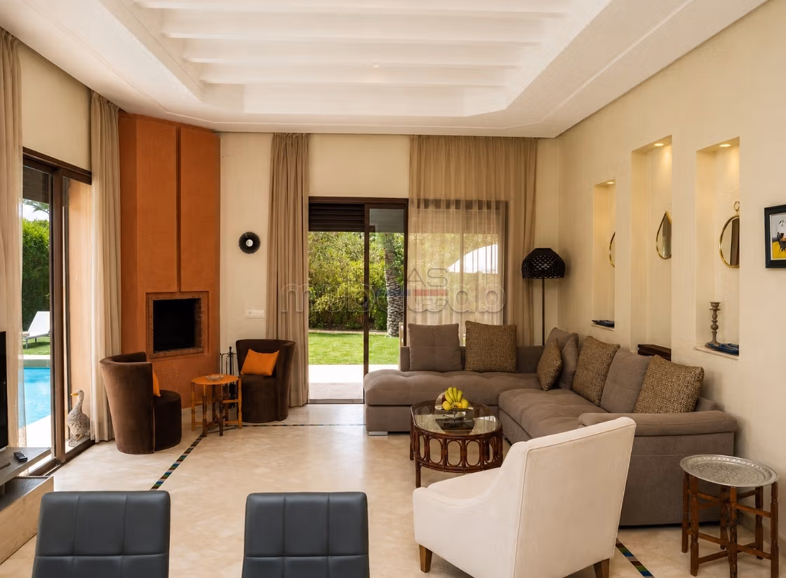 Furnished villa with private pool