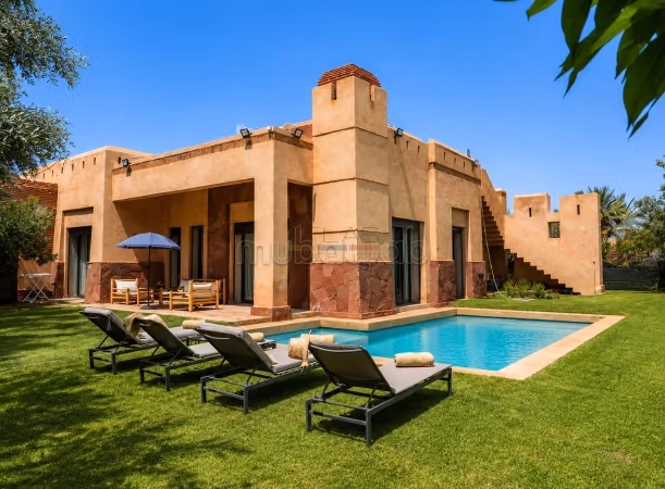 Villa amueblada con piscina privada