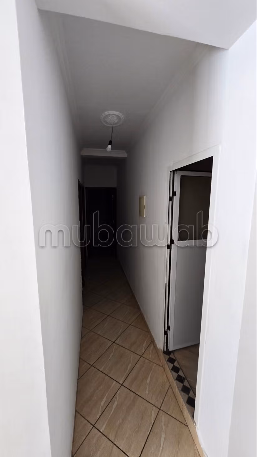 Appartamento in vendita a M'Diq. Superficie totale 75 m². Bella terrazza