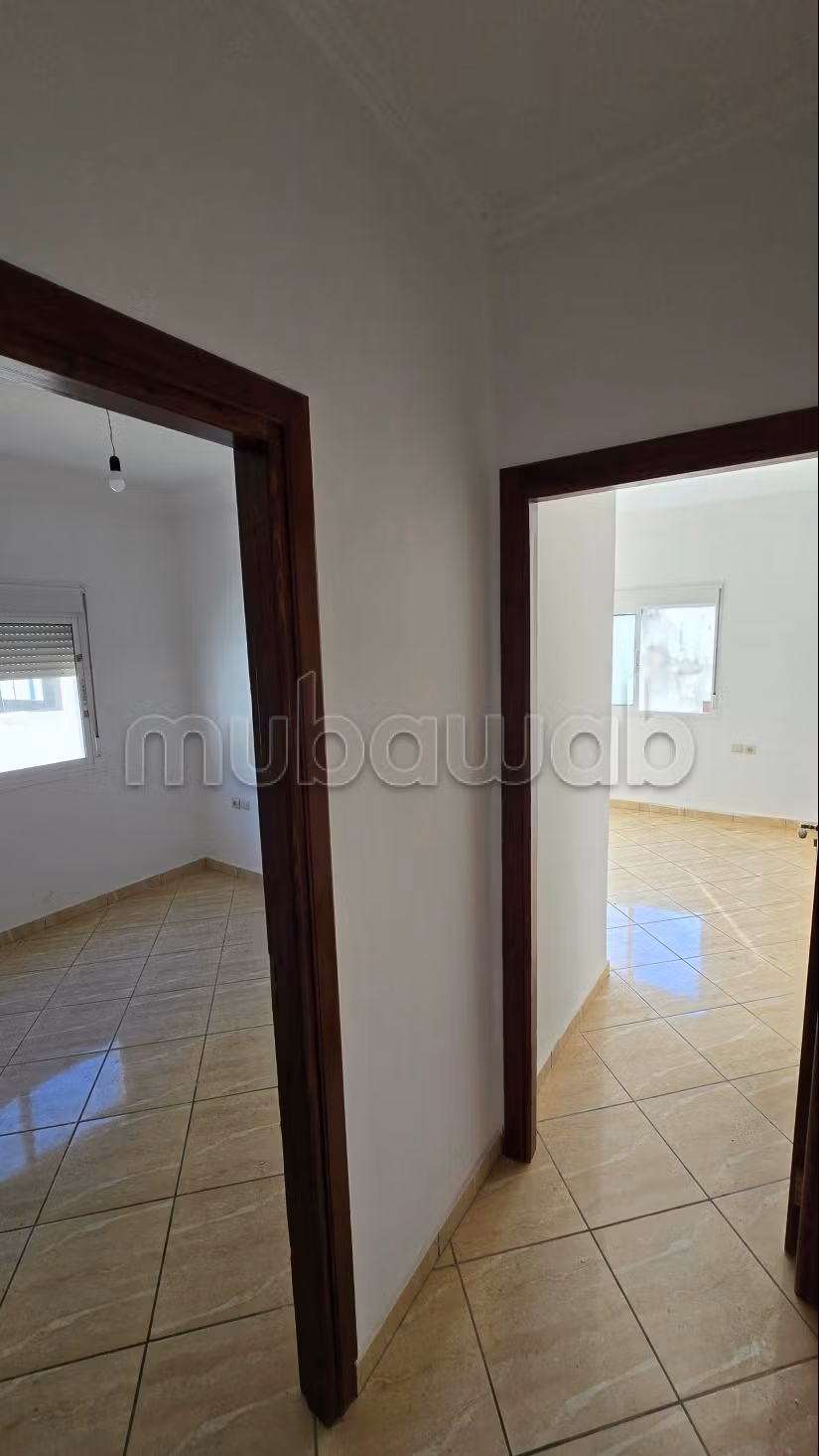 Appartamento in vendita a M'Diq. Superficie totale 75 m². Bella terrazza