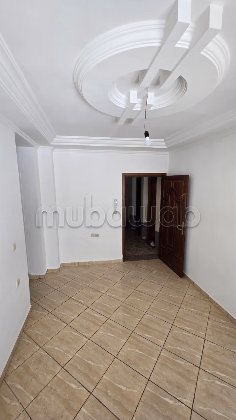 Appartamento in vendita a M'Diq. Superficie totale 75 m². Bella terrazza