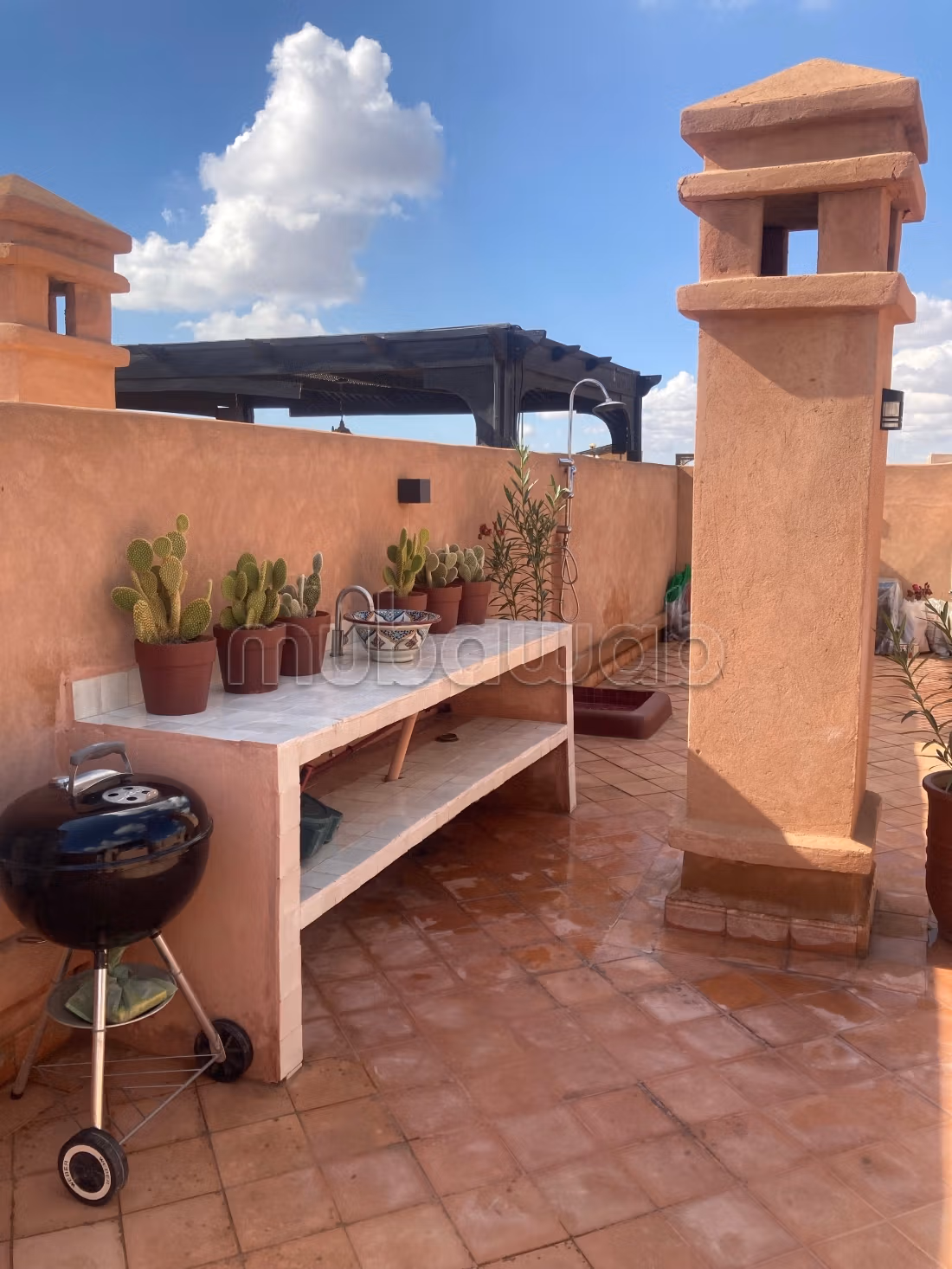 Appartamento arredato in affitto a lungo termine in una residenza con 2 piscine, campo da calcio e da basket – Comfort & Posizione ideale. Marrakech Atlas Golf Resort️, strada di Fès km5, 20 min dal centro ️ 2 camere da letto, 2 bagni, terrazza panoramica
