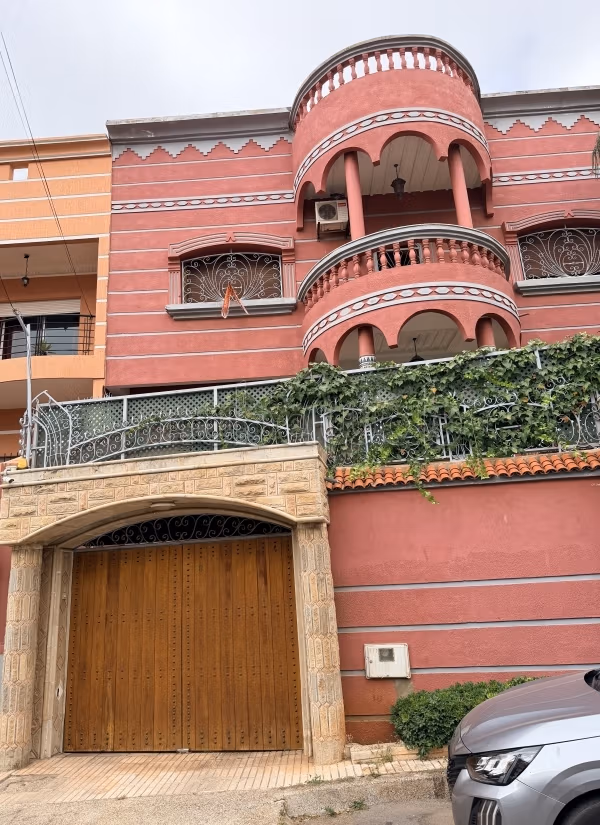 Villa de Standing à Vendre – Aïn Chock, Casablanca
