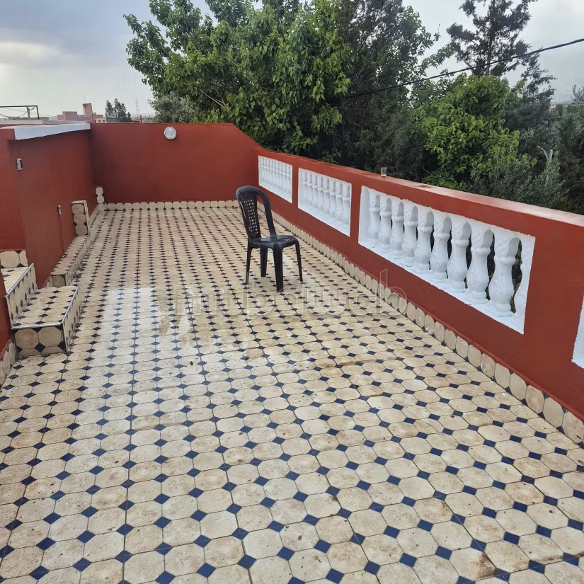 Luxe huis te koop in Dar Jamaa. Oppervlakte 360 m². Goed gemeubileerd