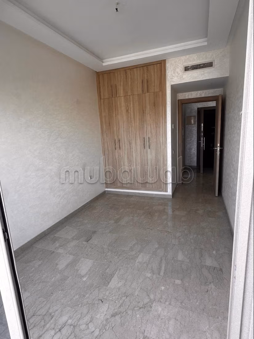 Apartment for rent in Les Hôpitaux. Area of 70 m²