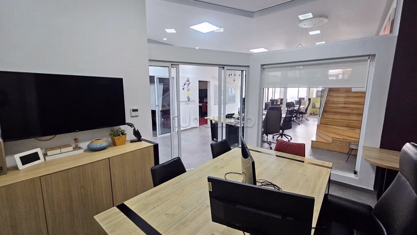 Oficina premium de 190 m2 amueblada en granja bretona