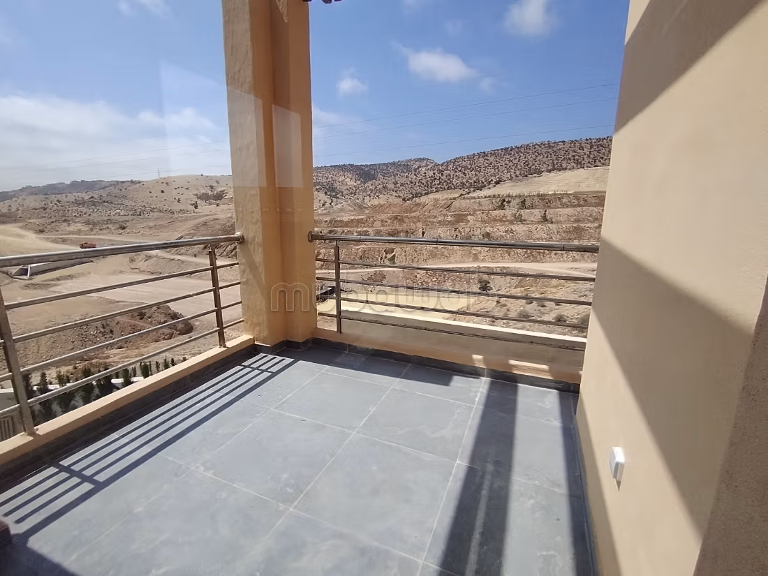Magnifica villa nuova con piscina e giardino