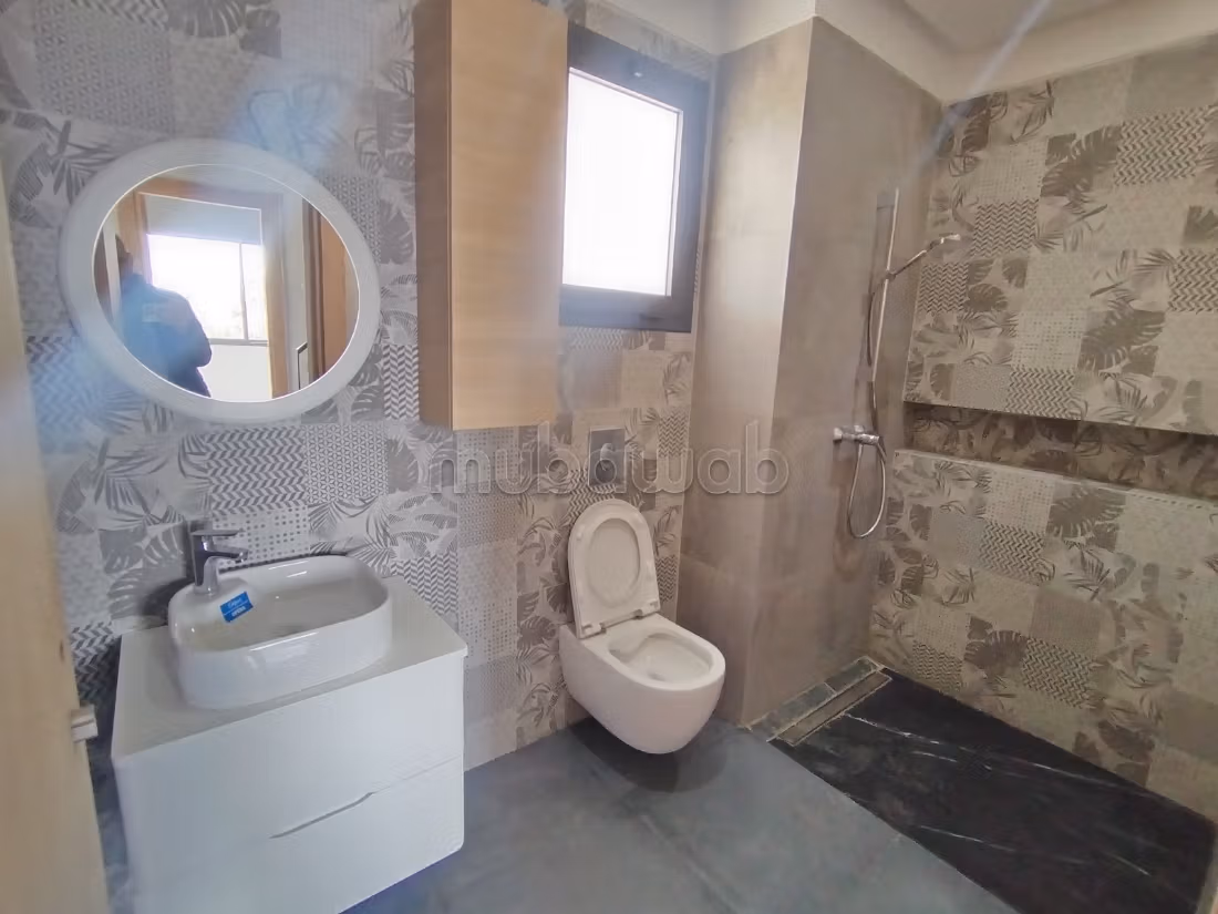 Magnifica villa nuova con piscina e giardino