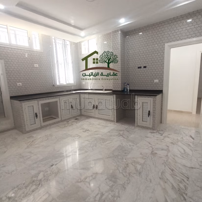 Villa RDC con 2 Piani a Hammam Sousse