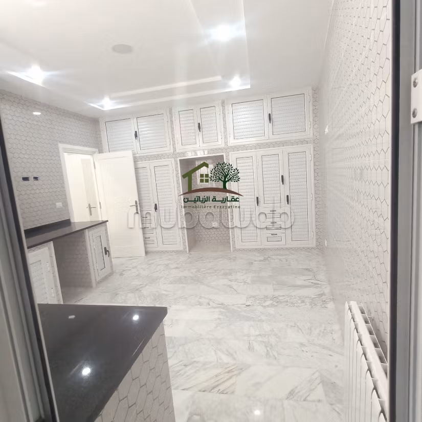 Villa RDC con 2 Piani a Hammam Sousse