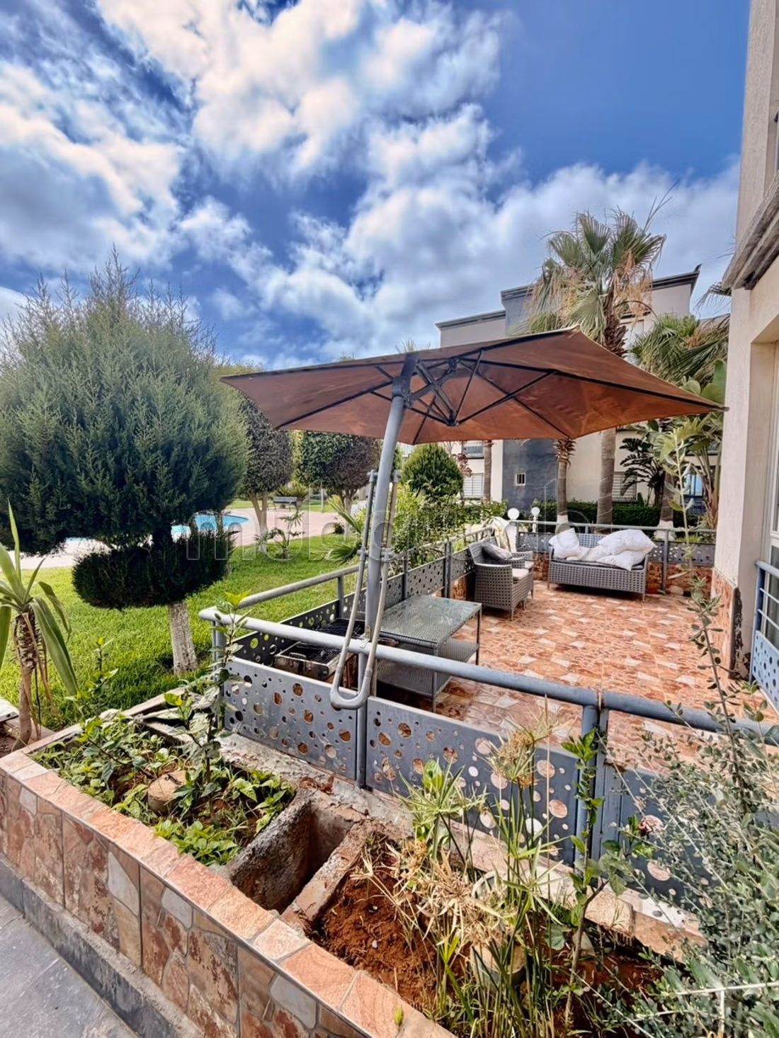 2 bedroom apartment for rent with pool view