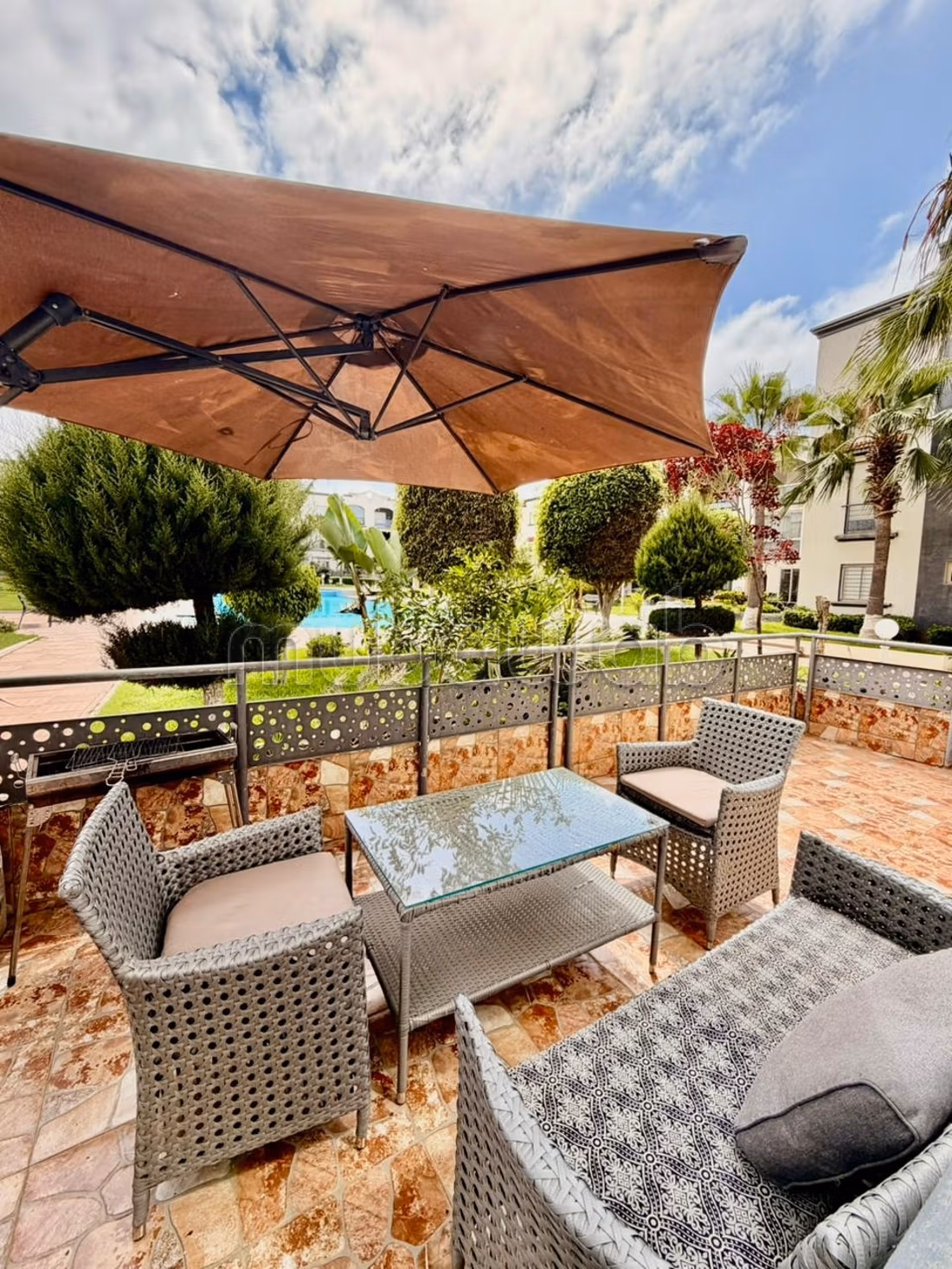 2 bedroom apartment for rent with pool view
