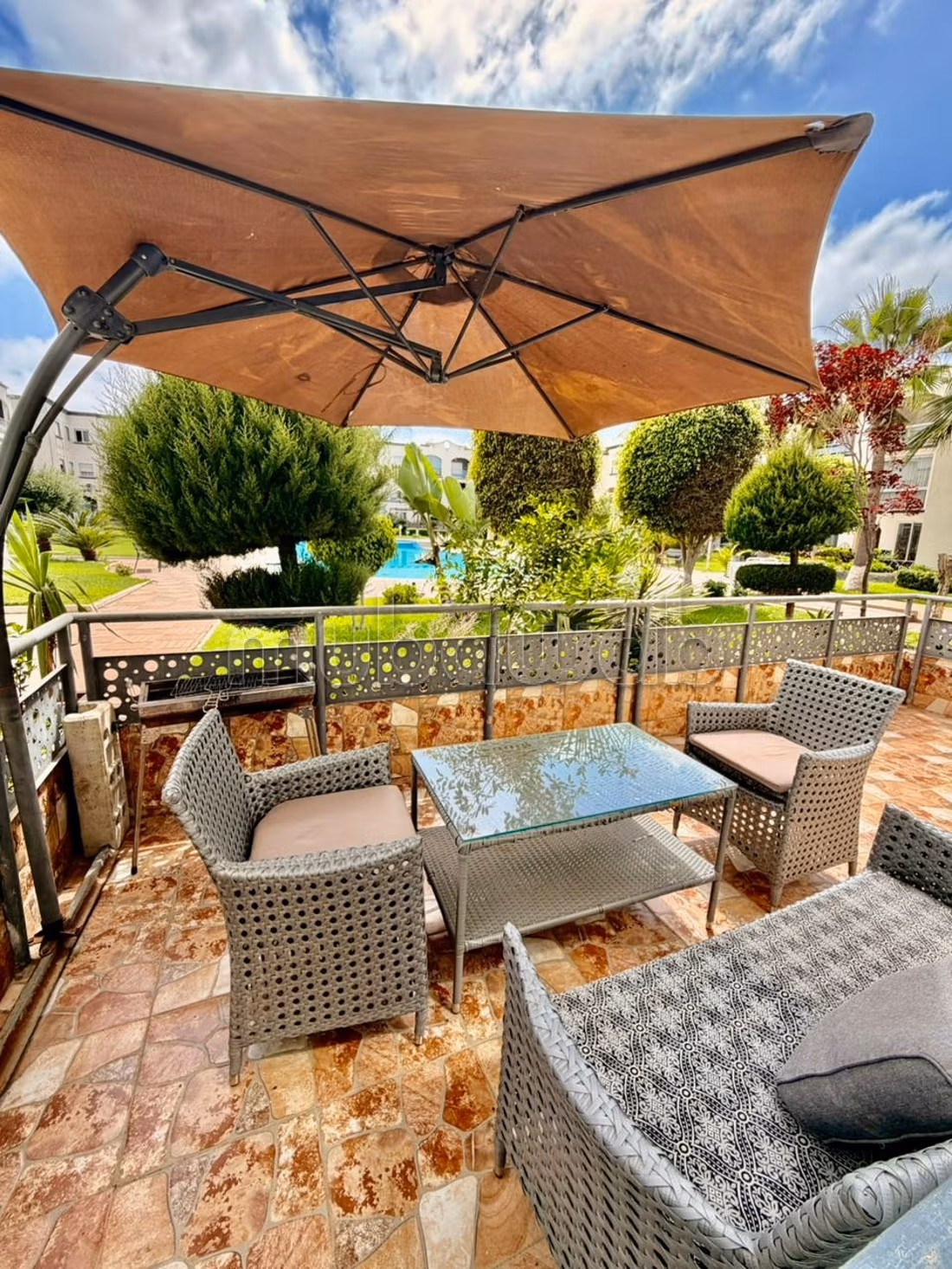 2 bedroom apartment for rent with pool view