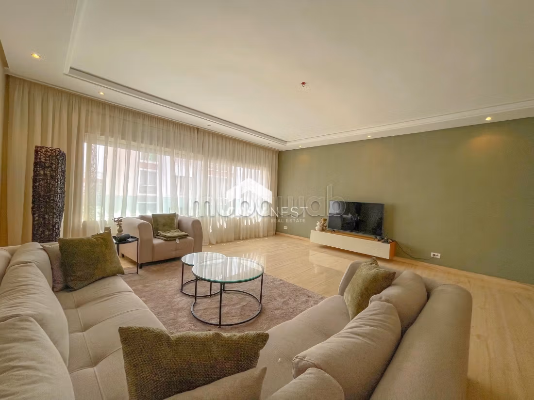 Location d'un appartement à Maârif Extension. 3 chambres agréables. Bien meublé — 3