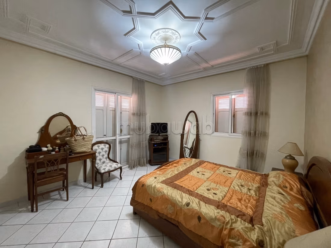 Appartement lumineux avec grande terrasse et parking titré — 4