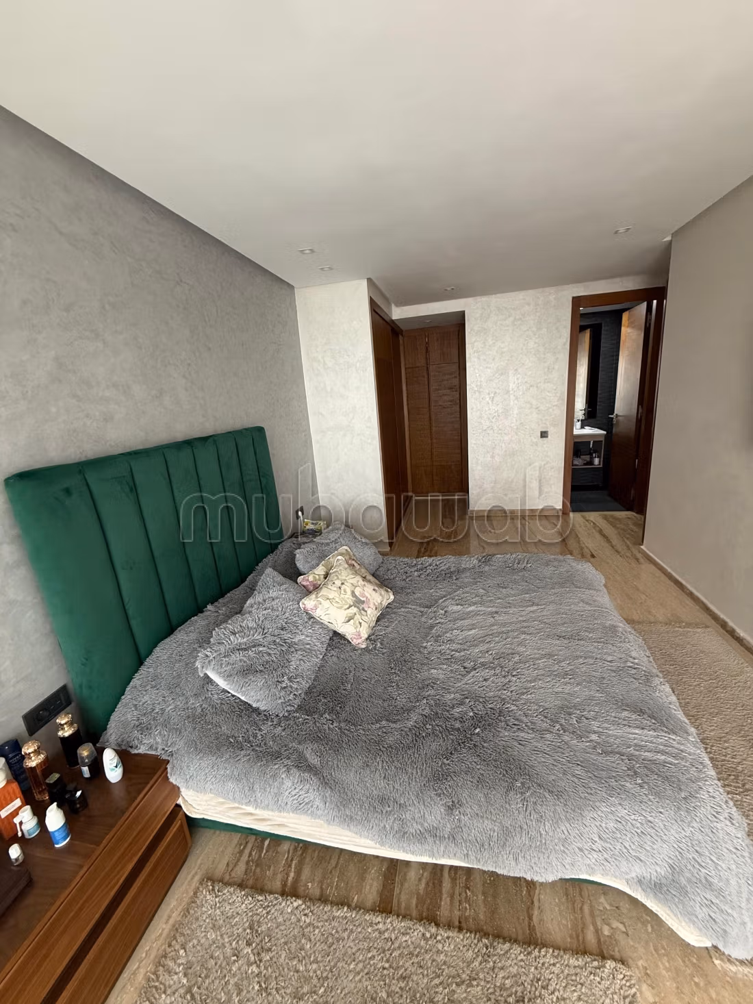 Mooi gemeubileerd appartement met groot terras