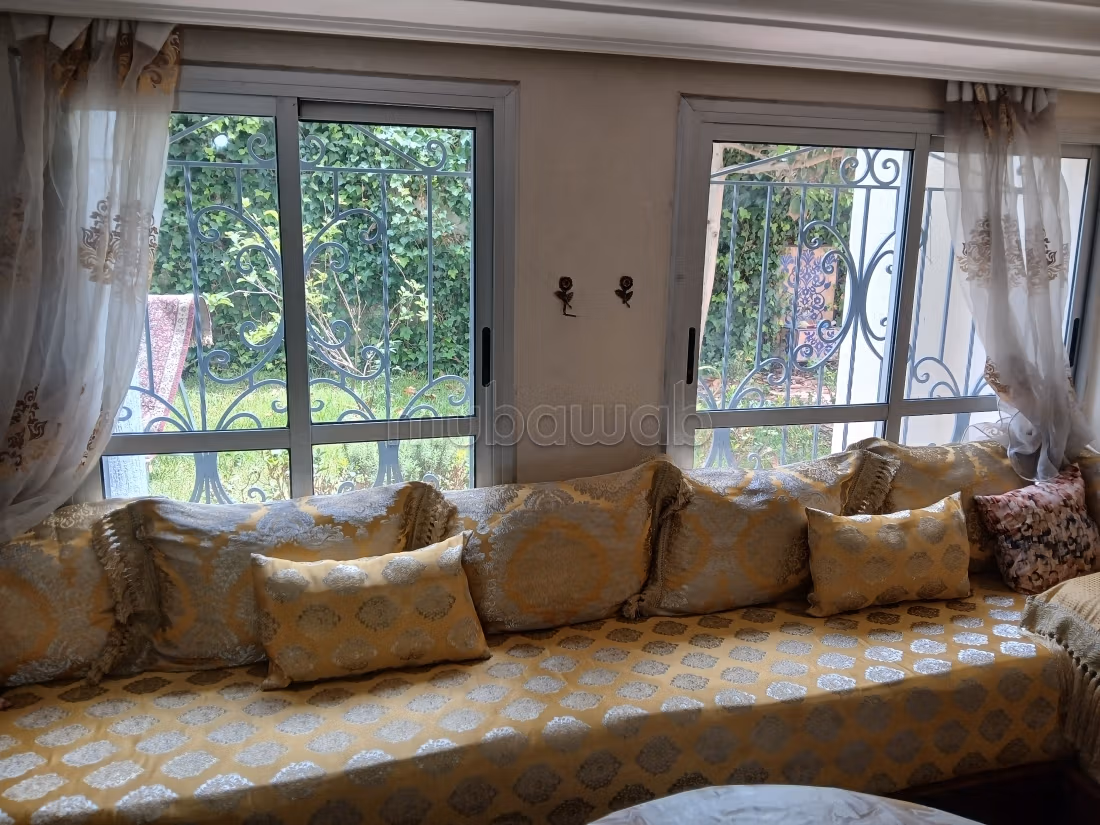 Te koop villa met drie gevels