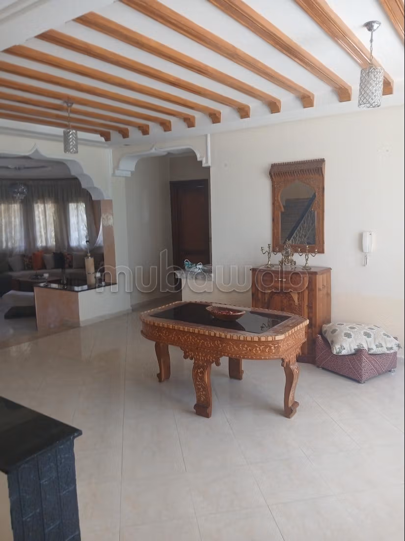 Te koop villa met drie gevels