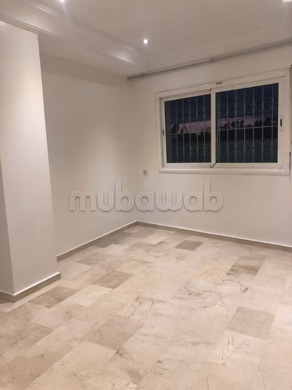 Very nice apartment for rent in Maârif Extension. Area 60 m². Parking spaces and terrace