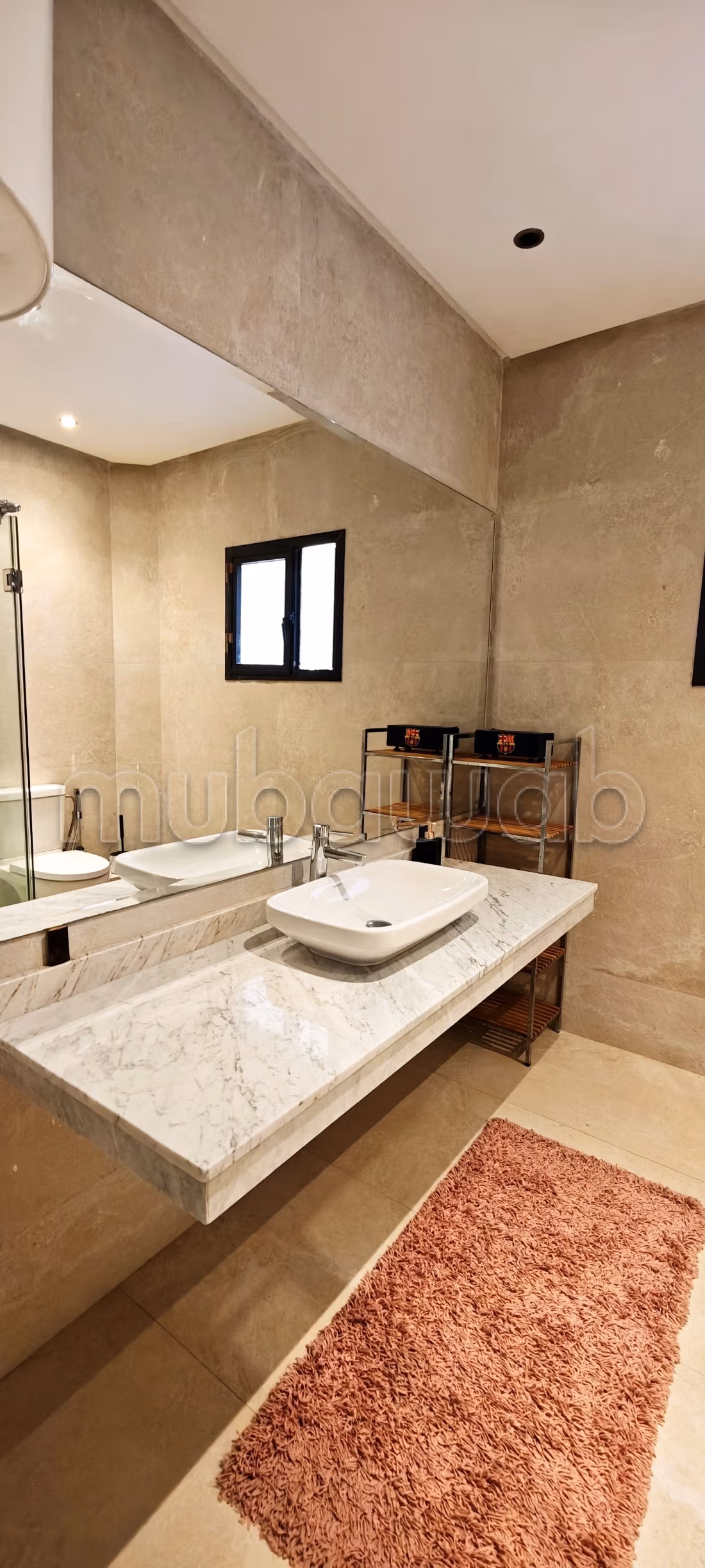 Locatie luxe villa in Riyad. Oppervlakte 500 m². Goed gemeubileerd