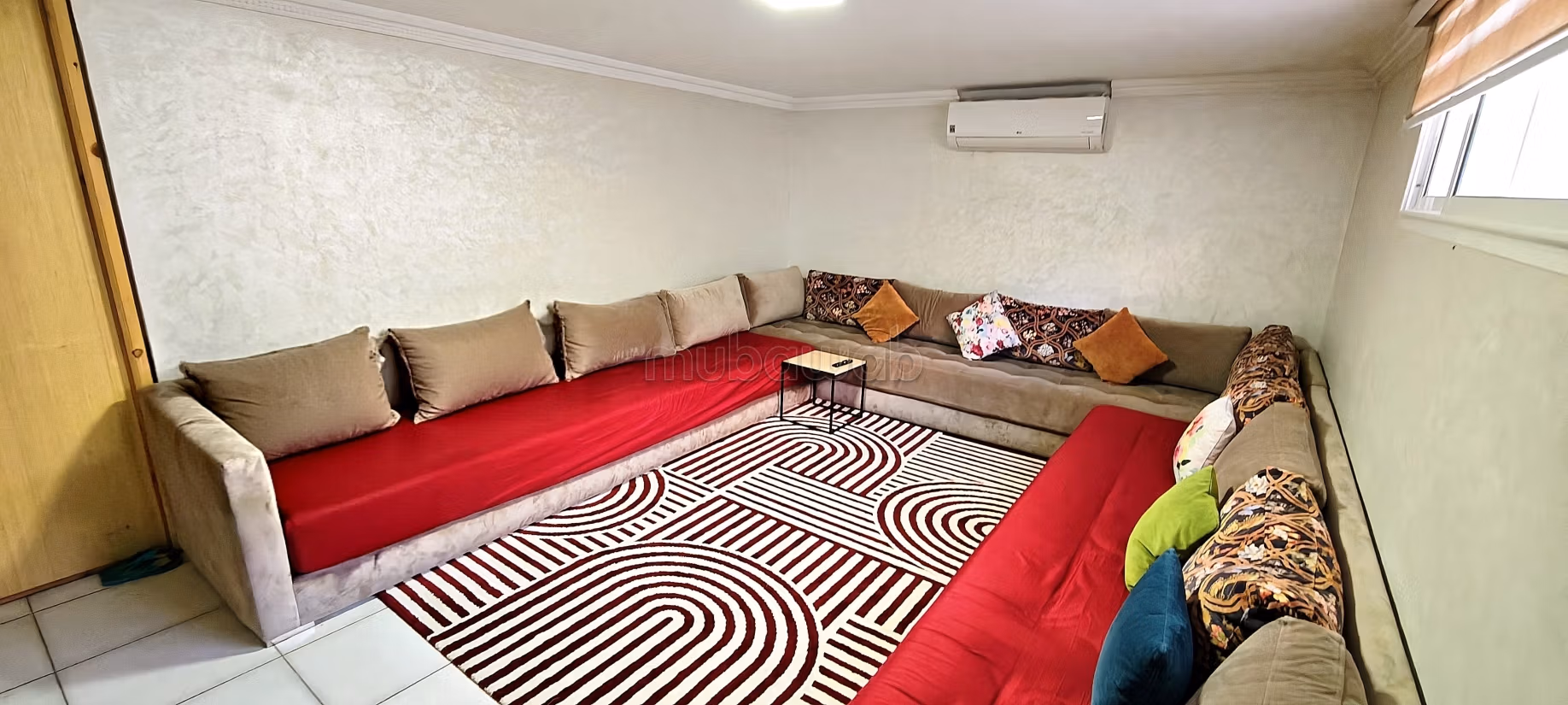 Locatie luxe villa in Riyad. Oppervlakte 500 m². Goed gemeubileerd