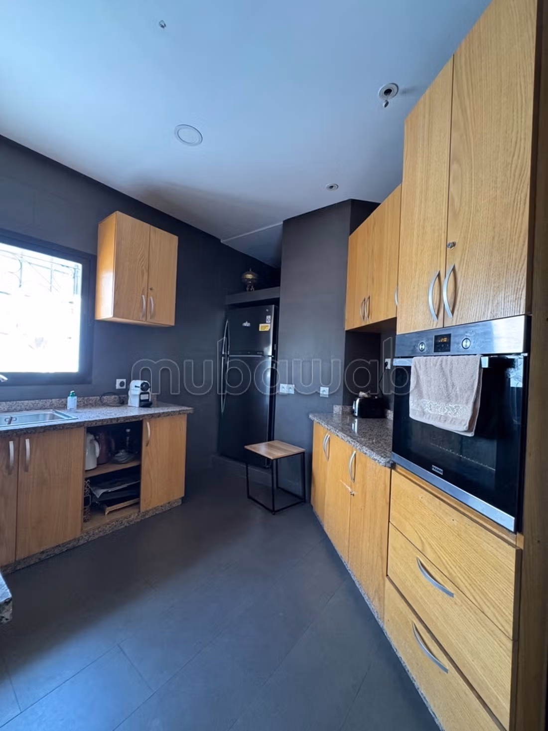 Locatie luxe villa in Riyad. Oppervlakte 500 m². Goed gemeubileerd