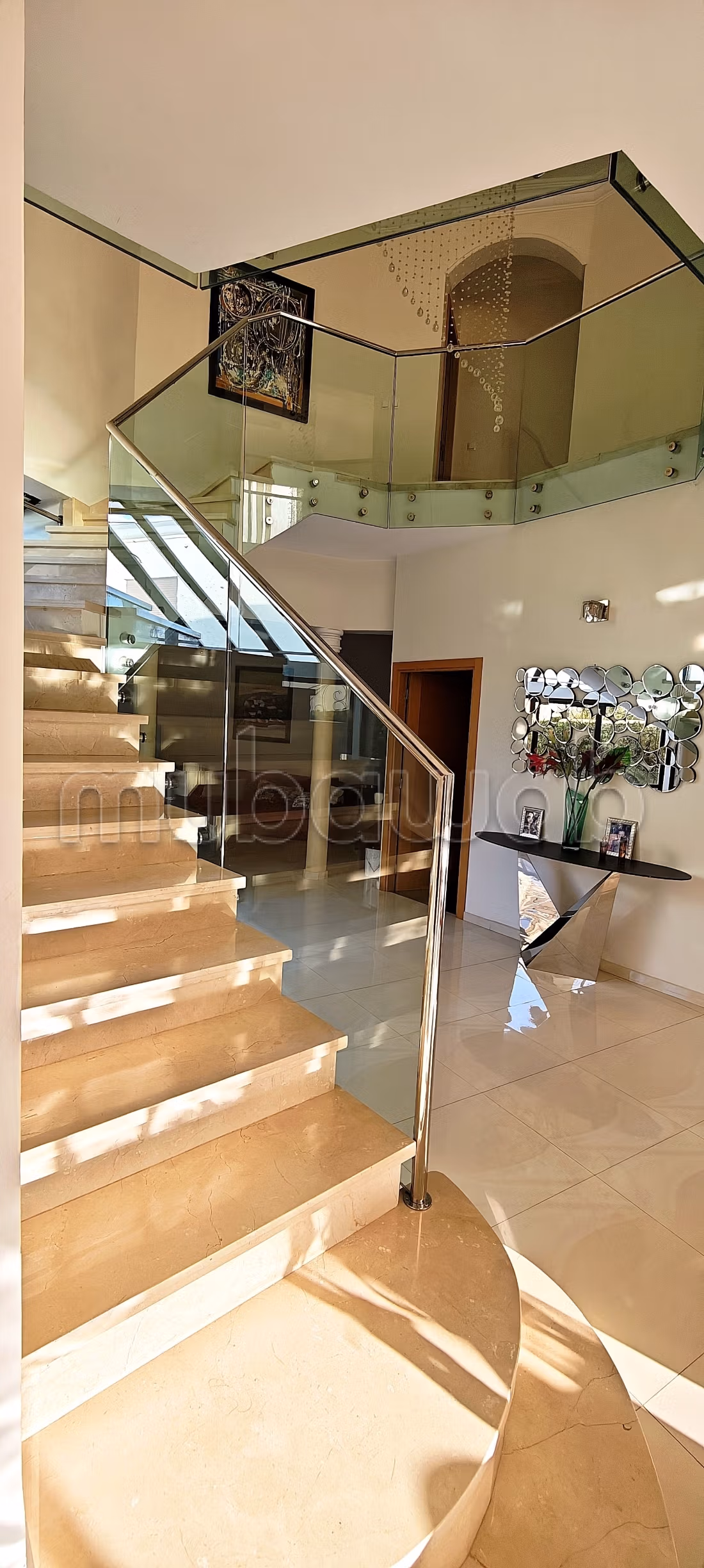 Locatie luxe villa in Riyad. Oppervlakte 500 m². Goed gemeubileerd