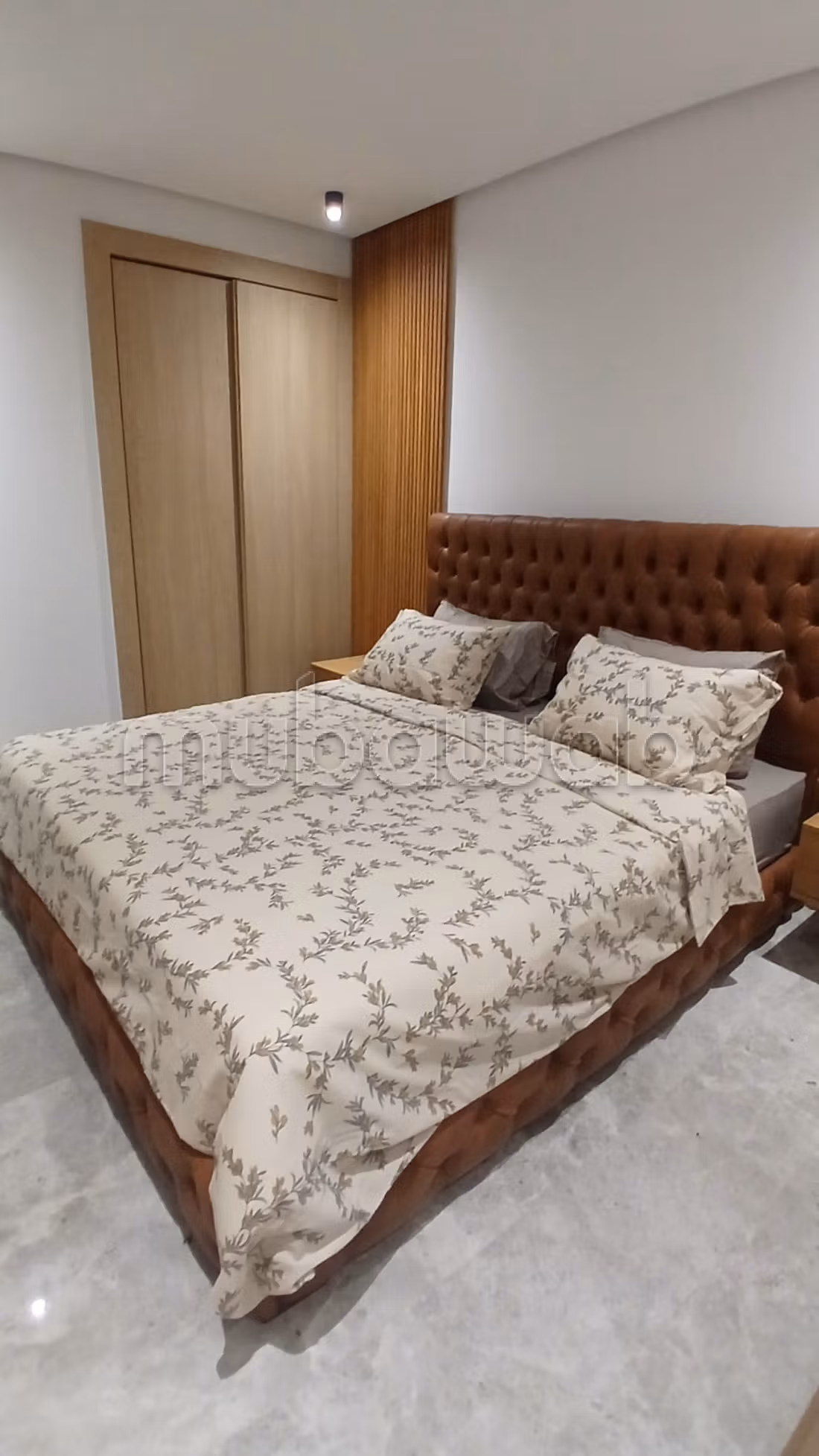 Studio nuovo e arredato