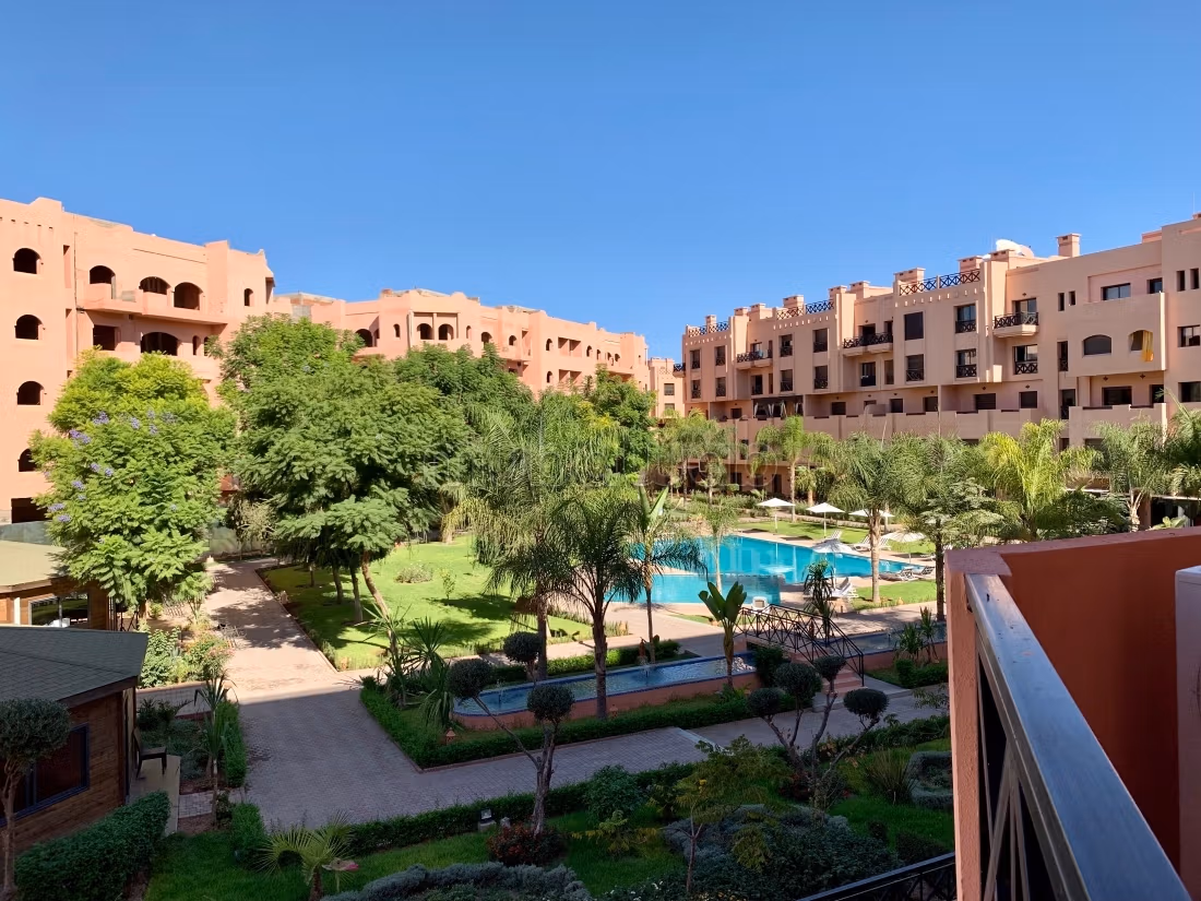 Appartement meublé à louer à Palmeraie de Marrakech – 2 chambres, résidence avec piscine et parking