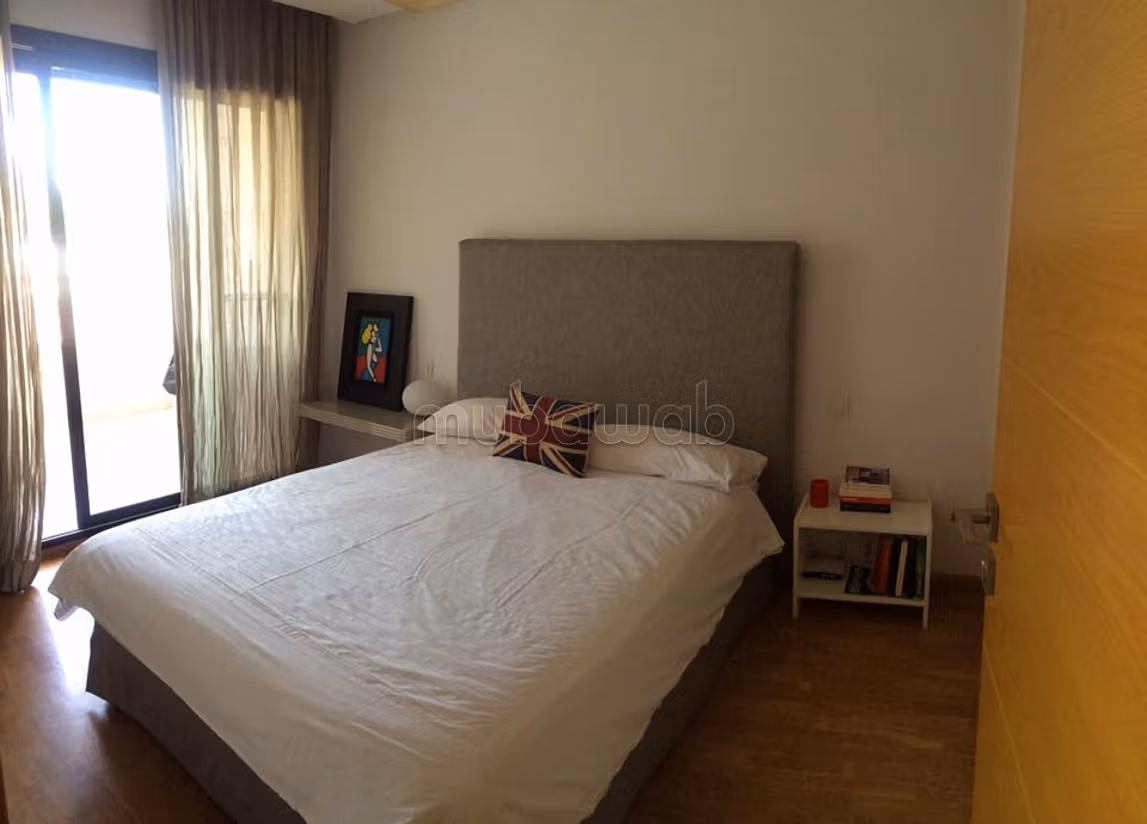 Appartement Meublé avec Vue Parc – Palmier — 4