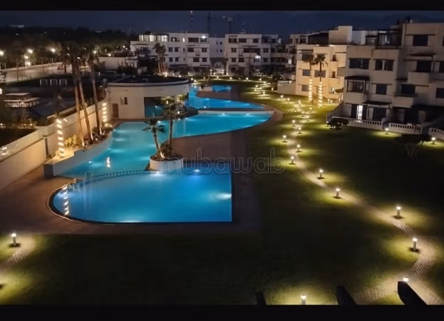 Appartamento in vendita a Cabo Negro, complesso, dotato di 3 camere da letto e 2 bagni