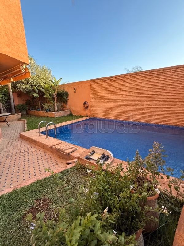 Bell'appartamento con piscina privata in affitto a Hivernage. 2 belle camere da letto. Nel quartiere più ricercato