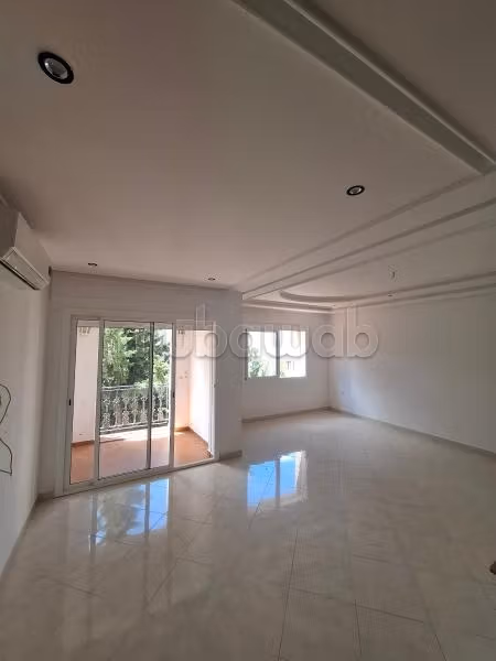 Appartement 3 chambres à louer à Jbel kbir