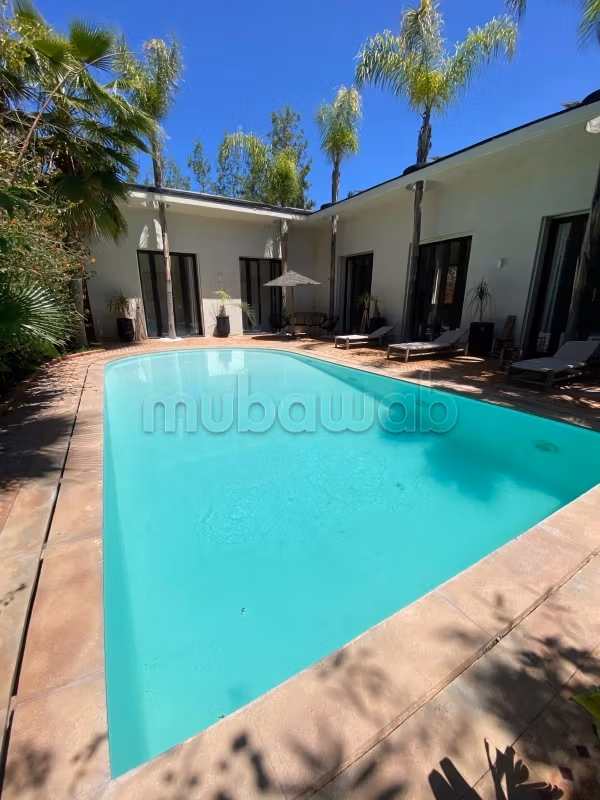 Splendida villa con piscina e 3 camere in affitto