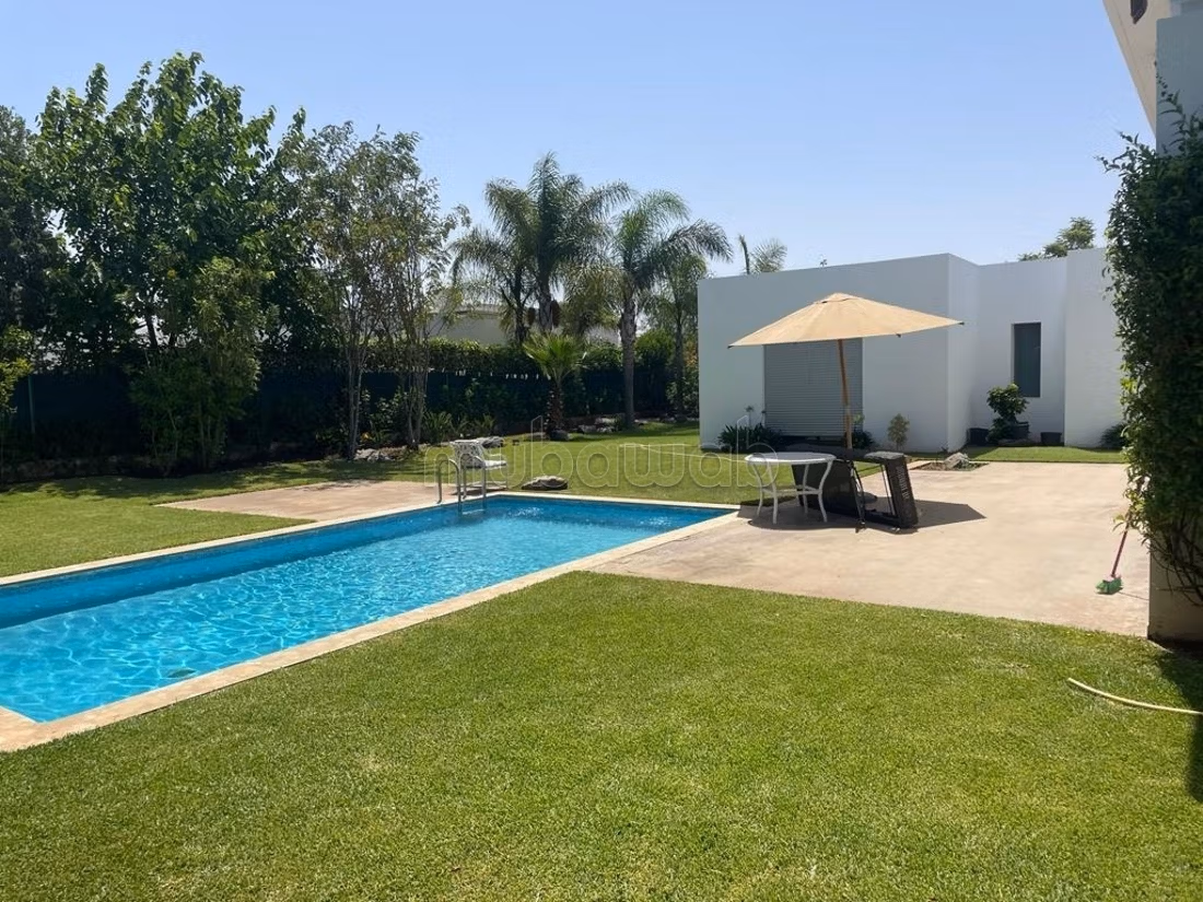 Vente magnifique villa bouskoura