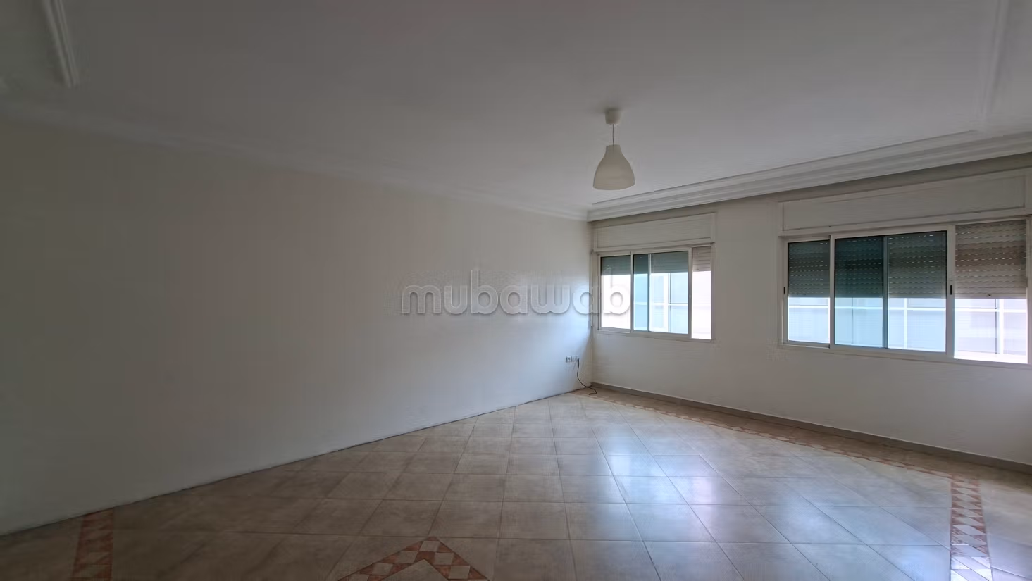 Apt 81 m² 2 chambres à rénover 
Socrate