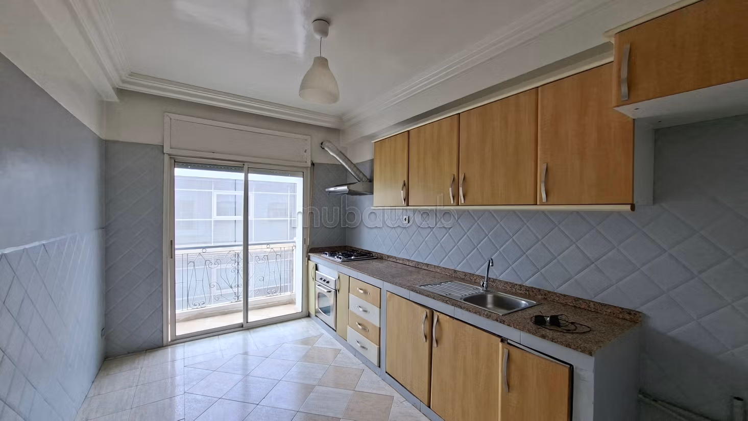 Apt 81 m² 2 chambres à rénover 
Socrate — 4