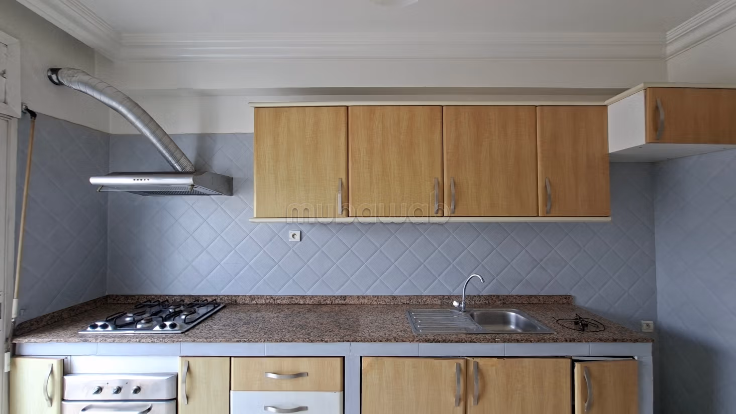 Apt 81 m² 2 chambres à rénover 
Socrate — 5